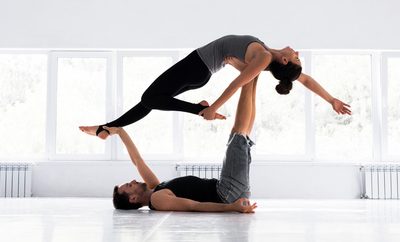 5 Ways couples yoga will help your relationship
